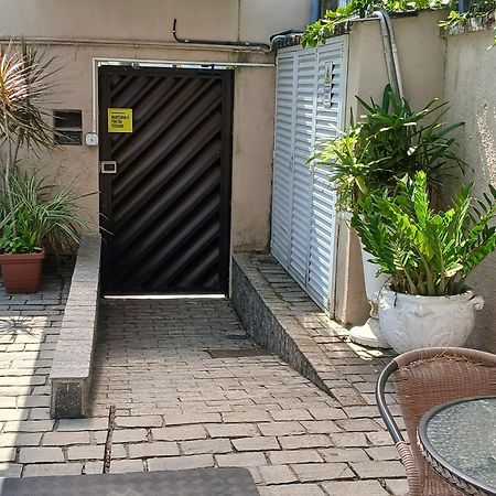 Pousada Parque Suites Estacionamento E Piscina Γκουαρούχα Εξωτερικό φωτογραφία