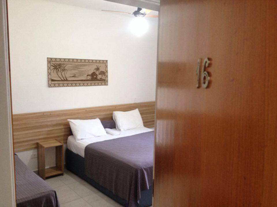 Pousada Parque Suites Estacionamento E Piscina Γκουαρούχα Δωμάτιο φωτογραφία