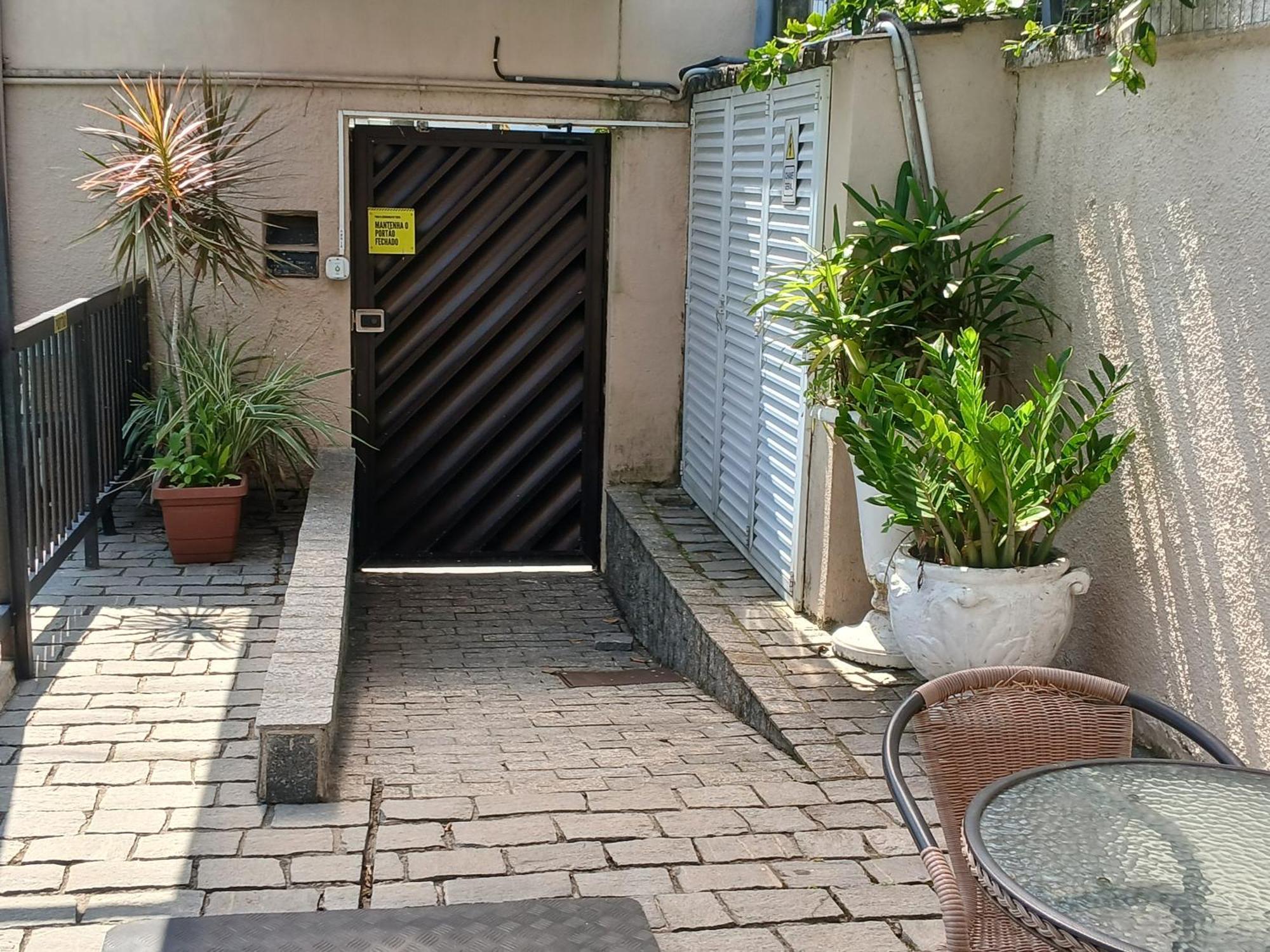 Pousada Parque Suites Estacionamento E Piscina Γκουαρούχα Εξωτερικό φωτογραφία