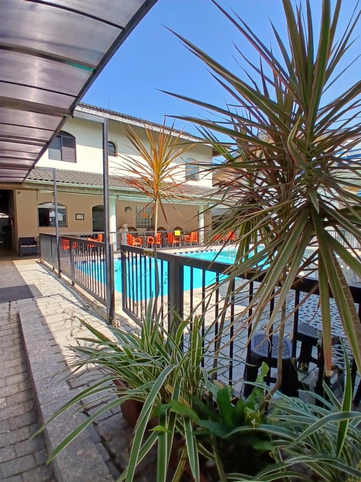 Pousada Parque Suites Estacionamento E Piscina Γκουαρούχα Εξωτερικό φωτογραφία