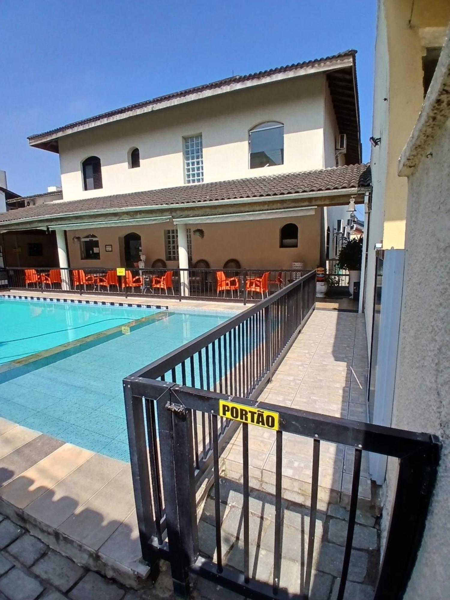 Pousada Parque Suites Estacionamento E Piscina Γκουαρούχα Εξωτερικό φωτογραφία