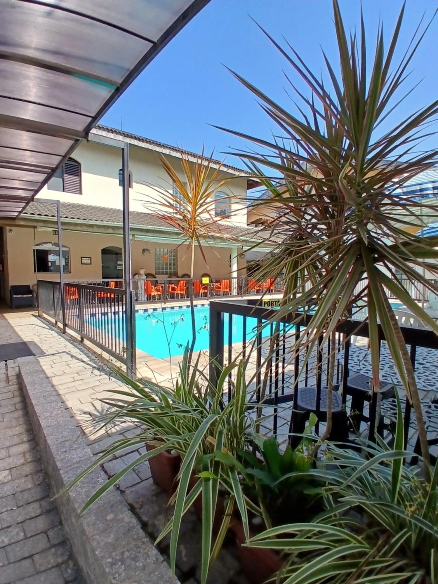 Pousada Parque Suites Estacionamento E Piscina Γκουαρούχα Εξωτερικό φωτογραφία
